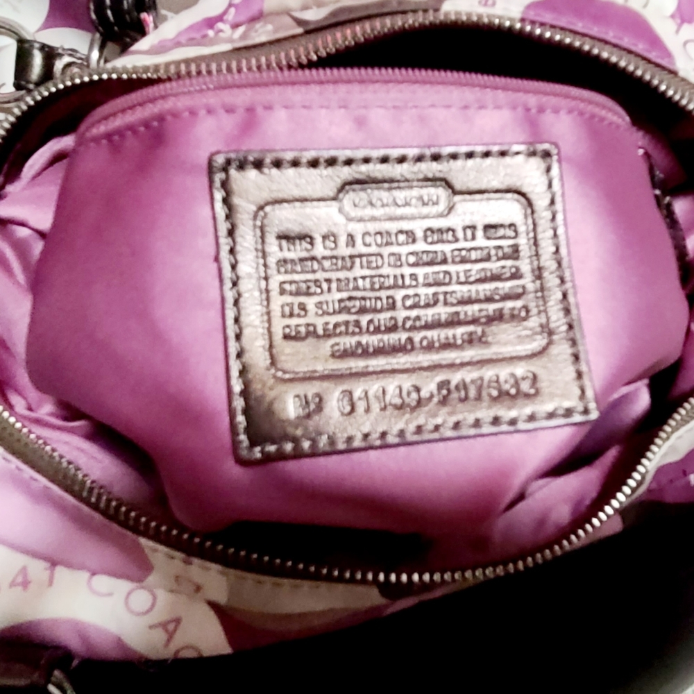 Vintage Meduim Handbag 👜 By Coach - Picture 8 of 15